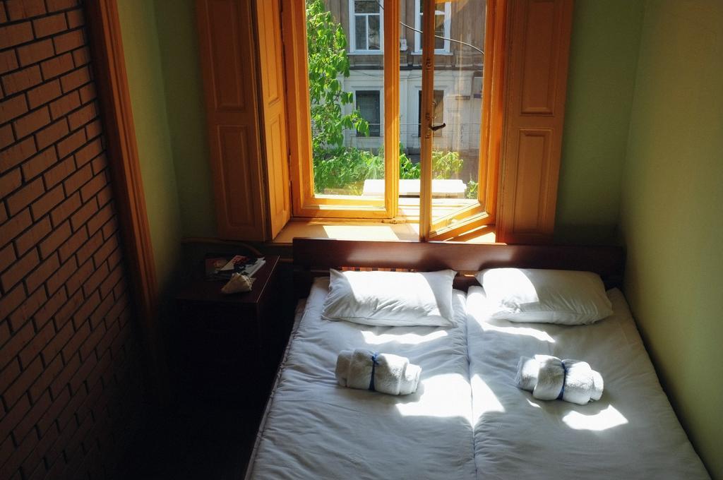 Elementary Hostel Odesa Exterior photo