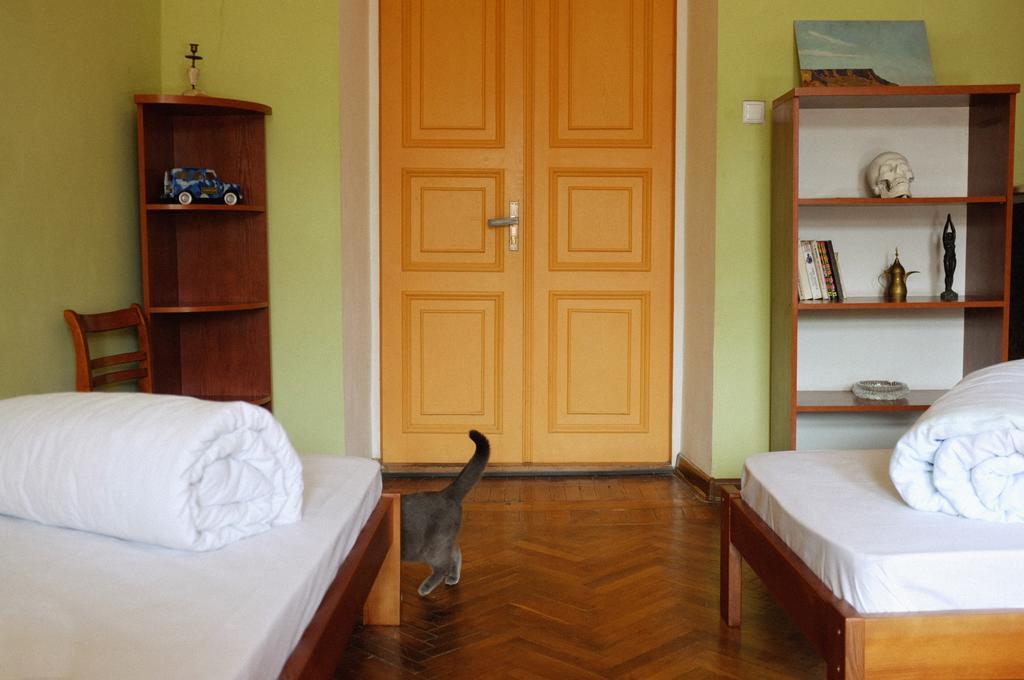 Elementary Hostel Odesa Exterior photo