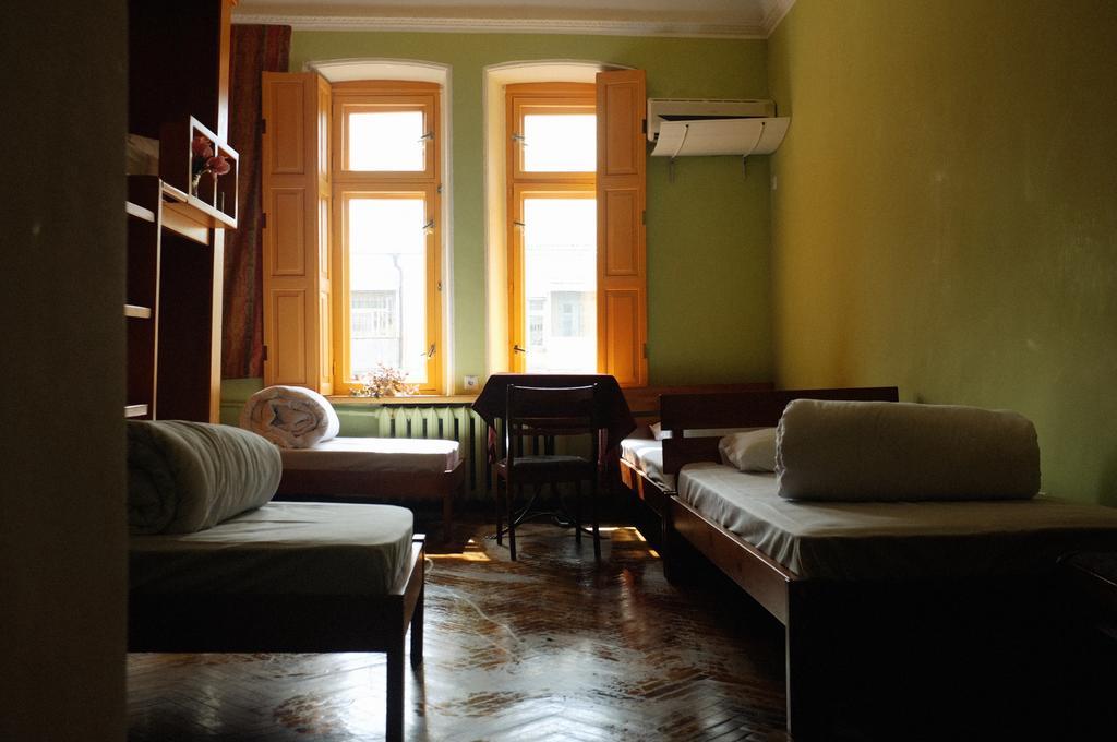 Elementary Hostel Odesa Exterior photo