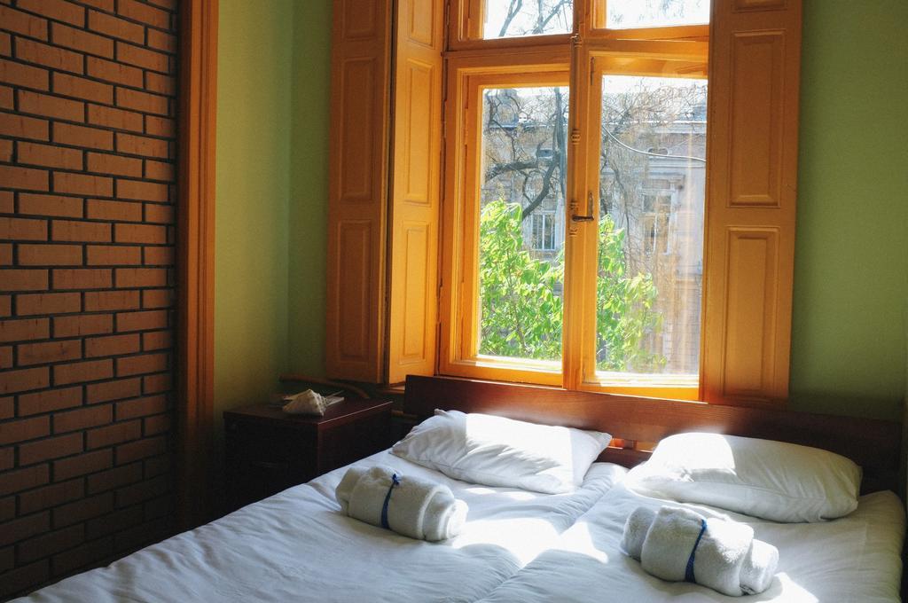 Elementary Hostel Odesa Exterior photo
